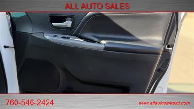 2016 Toyota Sienna SE Premium 8-Passenger - Photo 32 - Escondido, CA 92029