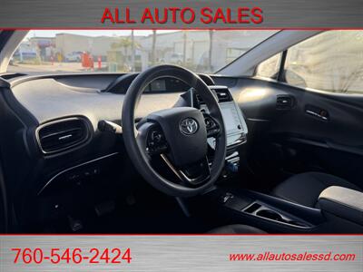 2021 Toyota Prius LE   - Photo 11 - Escondido, CA 92029