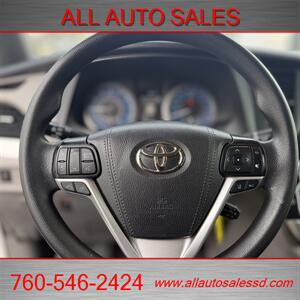 2020 Toyota Sienna LE 8-Passenger   - Photo 10 - Escondido, CA 92029