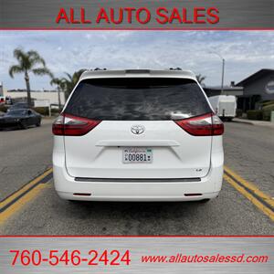 2020 Toyota Sienna LE 8-Passenger   - Photo 5 - Escondido, CA 92029