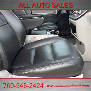 2020 Toyota Sienna LE 8-Passenger   - Photo 19 - Escondido, CA 92029