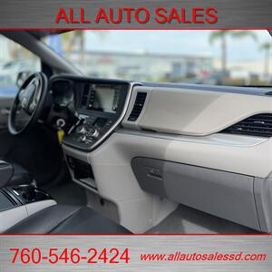 2020 Toyota Sienna LE 8-Passenger   - Photo 16 - Escondido, CA 92029