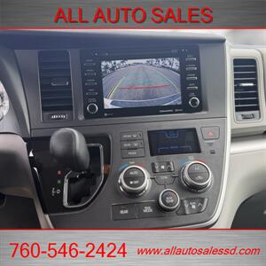 2020 Toyota Sienna LE 8-Passenger   - Photo 13 - Escondido, CA 92029