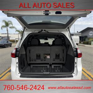 2020 Toyota Sienna LE 8-Passenger   - Photo 9 - Escondido, CA 92029