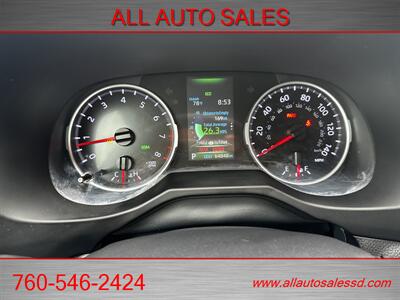 2022 Toyota RAV4 XLE Premium   - Photo 21 - Escondido, CA 92029