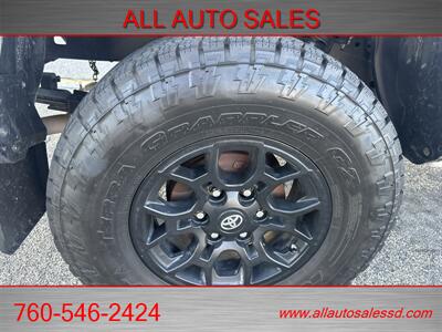 2019 Toyota Tacoma TRD Sport   - Photo 12 - Escondido, CA 92029