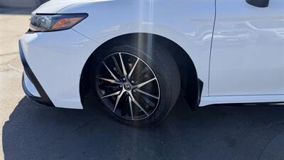 2023 Toyota Camry SE   - Photo 2 - Escondido, CA 92029