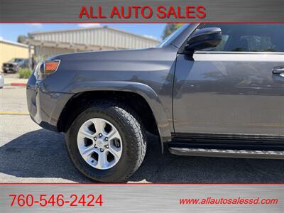 2019 Toyota 4Runner SR5   - Photo 5 - Escondido, CA 92029