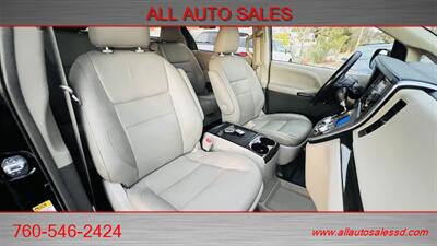 2016 Toyota Sienna XLE 8-Passenger   - Photo 21 - Escondido, CA 92029