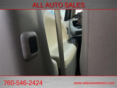 2016 Toyota Sienna XLE 8-Passenger   - Photo 32 - Escondido, CA 92029