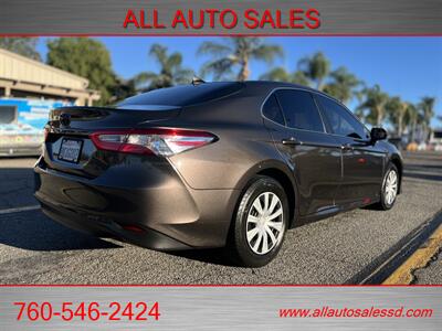 2019 Toyota Camry Hybrid LE   - Photo 9 - Escondido, CA 92029