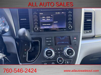 2020 Toyota Sienna LE 8-Passenger   - Photo 13 - Escondido, CA 92029