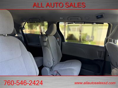 2020 Toyota Sienna LE 8-Passenger   - Photo 21 - Escondido, CA 92029