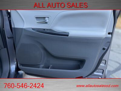 2020 Toyota Sienna LE 8-Passenger   - Photo 35 - Escondido, CA 92029