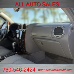 2005 GMC Envoy XL Denali   - Photo 17 - Escondido, CA 92029