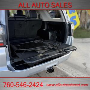 2017 Toyota 4Runner SR5 Premium   - Photo 33 - Escondido, CA 92029