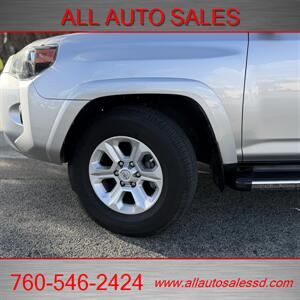 2017 Toyota 4Runner SR5 Premium   - Photo 2 - Escondido, CA 92029