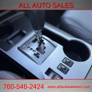 2017 Toyota 4Runner SR5 Premium   - Photo 16 - Escondido, CA 92029