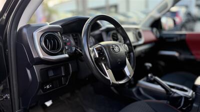 2017 Toyota Tacoma SR5 V6   - Photo 18 - Escondido, CA 92029