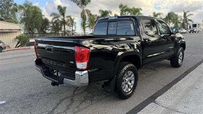 2017 Toyota Tacoma SR5 V6   - Photo 8 - Escondido, CA 92029