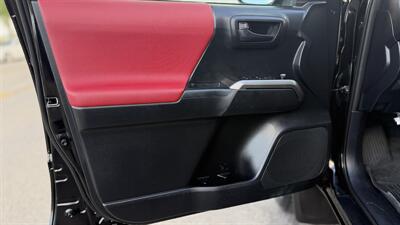 2017 Toyota Tacoma SR5 V6   - Photo 32 - Escondido, CA 92029