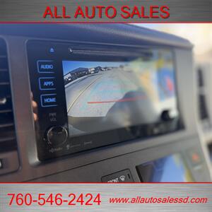 2017 Toyota Sienna XLE 7-Passenger   - Photo 14 - Escondido, CA 92029