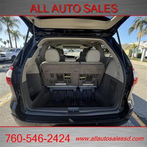 2017 Toyota Sienna XLE 7-Passenger   - Photo 9 - Escondido, CA 92029