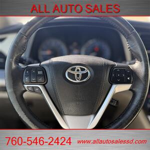 2017 Toyota Sienna XLE 7-Passenger   - Photo 11 - Escondido, CA 92029