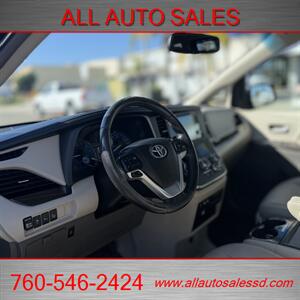 2017 Toyota Sienna XLE 7-Passenger   - Photo 13 - Escondido, CA 92029