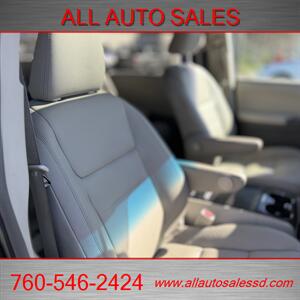 2017 Toyota Sienna XLE 7-Passenger   - Photo 20 - Escondido, CA 92029