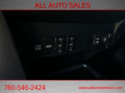 2017 Toyota RAV4 SE   - Photo 20 - Escondido, CA 92029