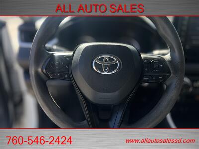 2020 Toyota RAV4 XLE   - Photo 14 - Escondido, CA 92029