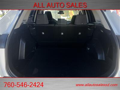 2020 Toyota RAV4 XLE   - Photo 10 - Escondido, CA 92029