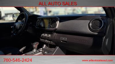 2019 Toyota Tacoma TRD Off-Road   - Photo 14 - Escondido, CA 92029