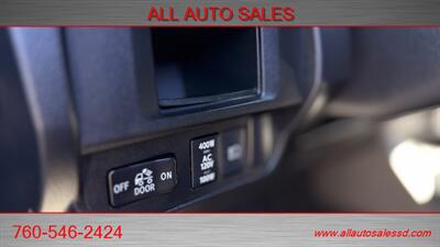 2019 Toyota Tacoma TRD Off-Road   - Photo 19 - Escondido, CA 92029