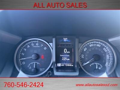 2016 Toyota Tacoma TRD Sport   - Photo 17 - Escondido, CA 92029