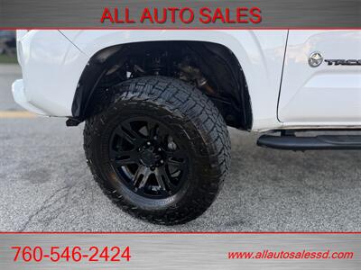 2016 Toyota Tacoma TRD Sport   - Photo 2 - Escondido, CA 92029