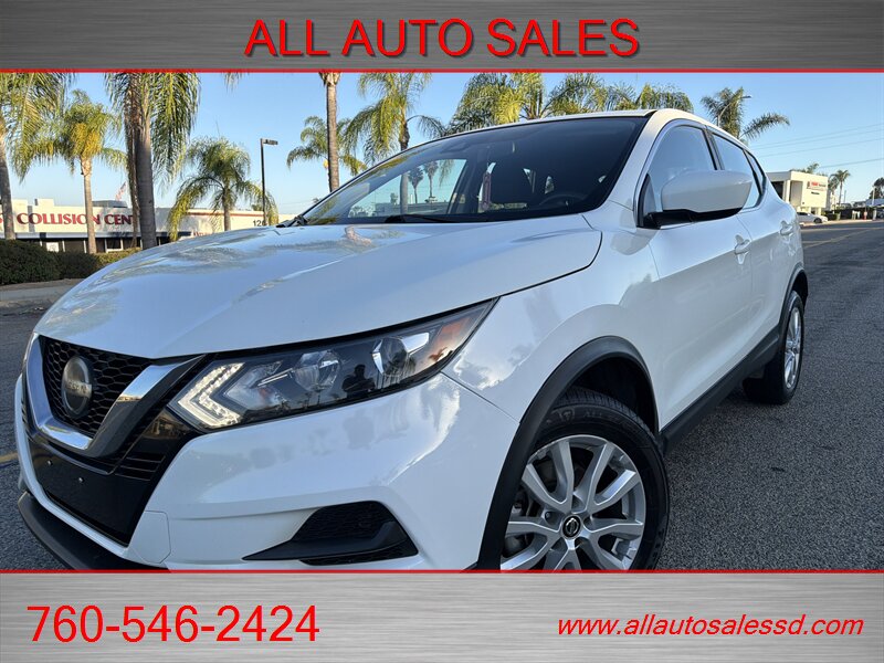 Pearl White Tricoat 2020 Nissan Rogue Sport SUV / Crossover Front-Wheel Drive Automatic