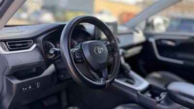 2020 Toyota RAV4 XLE - Photo 18 - Escondido, CA 92029