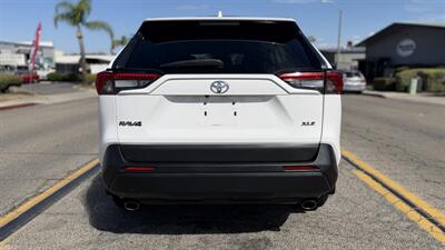 2020 Toyota RAV4 XLE - Photo 6 - Escondido, CA 92029