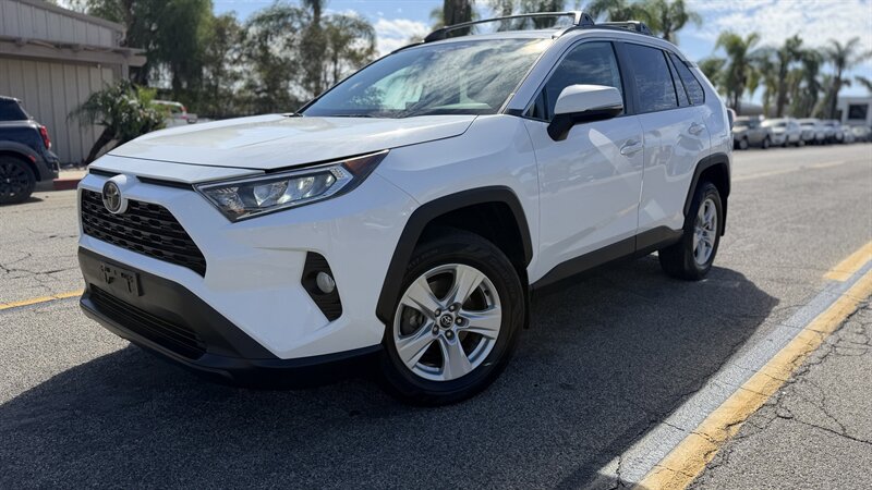 2020 Toyota RAV4 XLE   - Photo 1 - Escondido, CA 92029