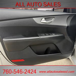 2019 Kia Forte LXS - Photo 27 - Escondido, CA 92029