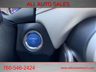 2020 Toyota RAV4 Hybrid XLE   - Photo 16 - Escondido, CA 92029