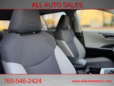 2020 Toyota RAV4 Hybrid XLE   - Photo 29 - Escondido, CA 92029