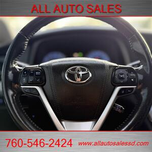 2018 Toyota Sienna SE Premium 8-Passeng - Photo 14 - Escondido, CA 92029