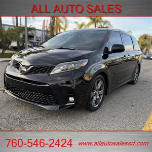 2018 Toyota Sienna SE Premium 8-Passeng - Photo 5 - Escondido, CA 92029