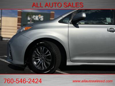 2019 Toyota Sienna XLE Premium 8-Passenger   - Photo 6 - Escondido, CA 92029