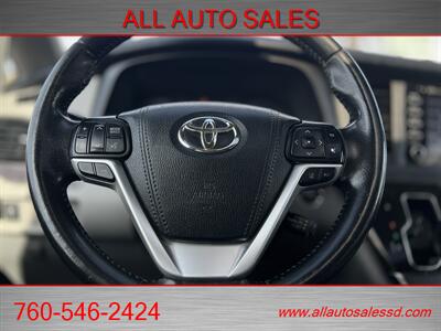 2019 Toyota Sienna XLE Premium 8-Passenger   - Photo 14 - Escondido, CA 92029