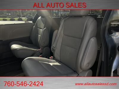 2019 Toyota Sienna XLE Premium 8-Passenger   - Photo 27 - Escondido, CA 92029