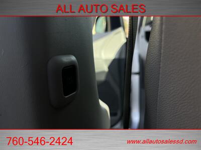 2019 Toyota Sienna XLE Premium 8-Passenger   - Photo 37 - Escondido, CA 92029